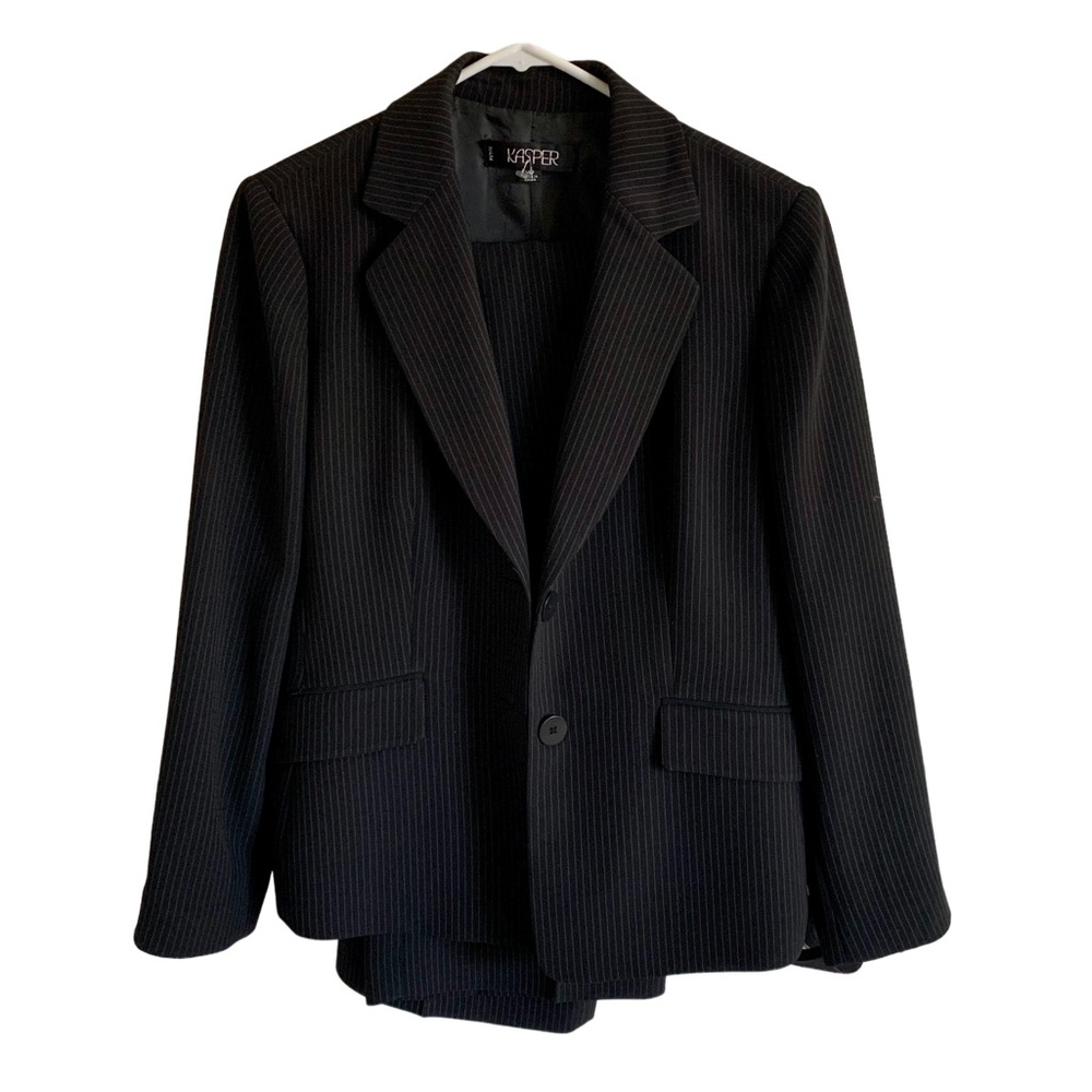 Kasper 2-piece suit Black and Tan stripe lined s 14petite